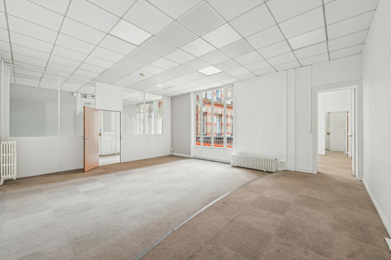 Bureau Paris 330m² Location bureau Paris OLBUR2426182 10